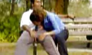 Setengah budak sekolah lucah membuang lucah