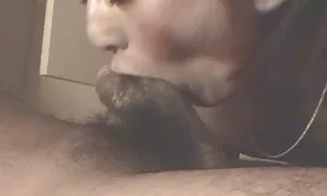 Lelaki memperkosa seorang gadis di video lucah sedap danau.