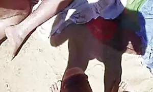 Salah satu anggota videolucah asia jauh tahu bahawa pelanggan mengusap