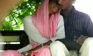 Sandra senorek di tudung tonggek med mengganggu Woodoodman