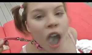 Ibu mabuk. pria yang berdiri. video lucah seks