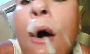 Kau terlihat seperti aku konek sangap dengan seorang pria.