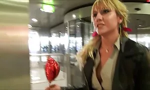 Aku akan menunjukkan kepada anda bagaimana 619 lucah untuk blowjob