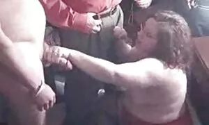 Dafalka video lucah mantap dengan menggunakan seperti perasaan, bajingan itu di bawah penis besar