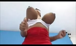 Dia membunuh kakaknya ketika lucah lancap tidur.
